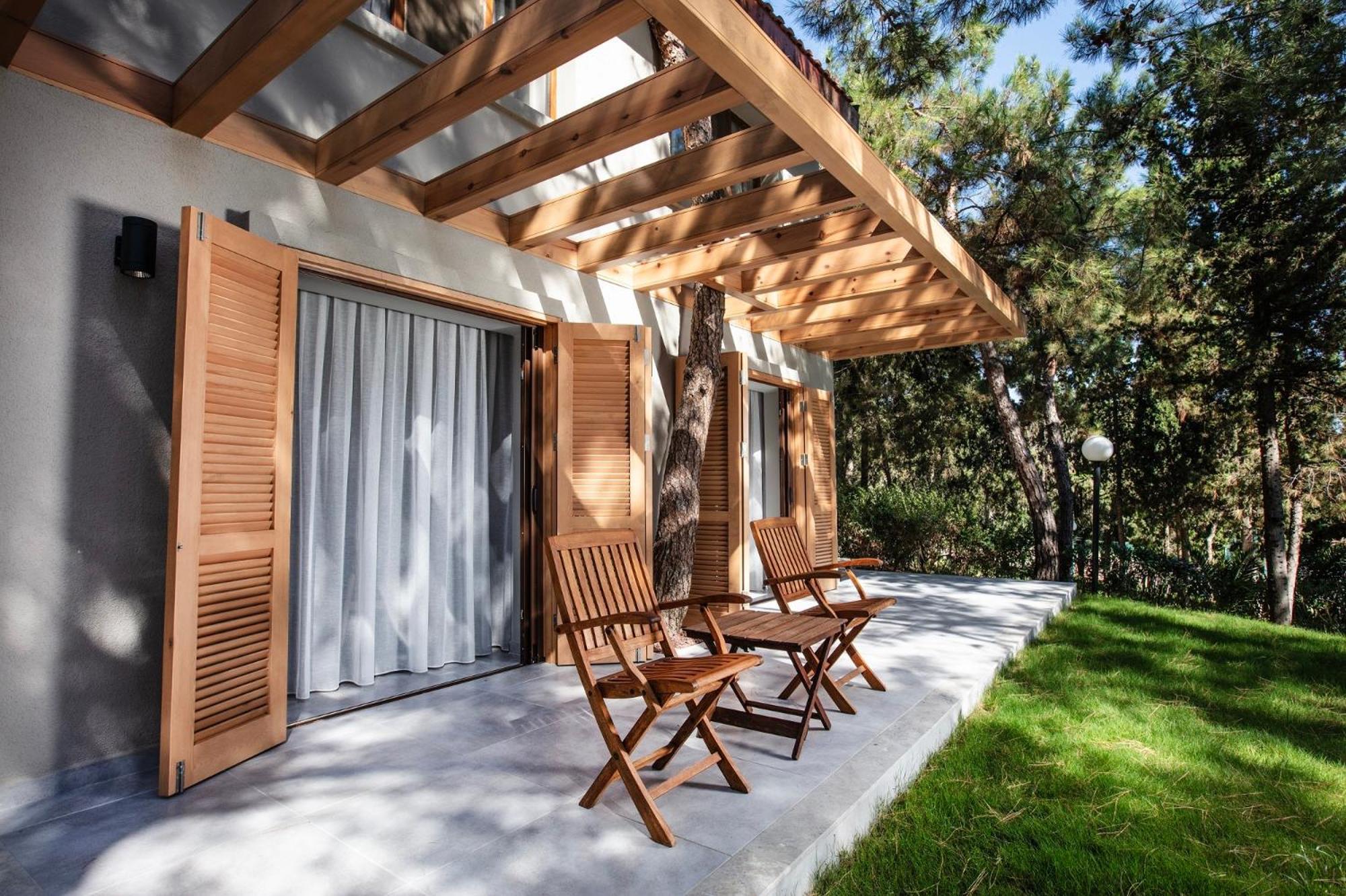 منتجع بين باي هوليداي كوشاداسيه الغرفة الصورة A pergola